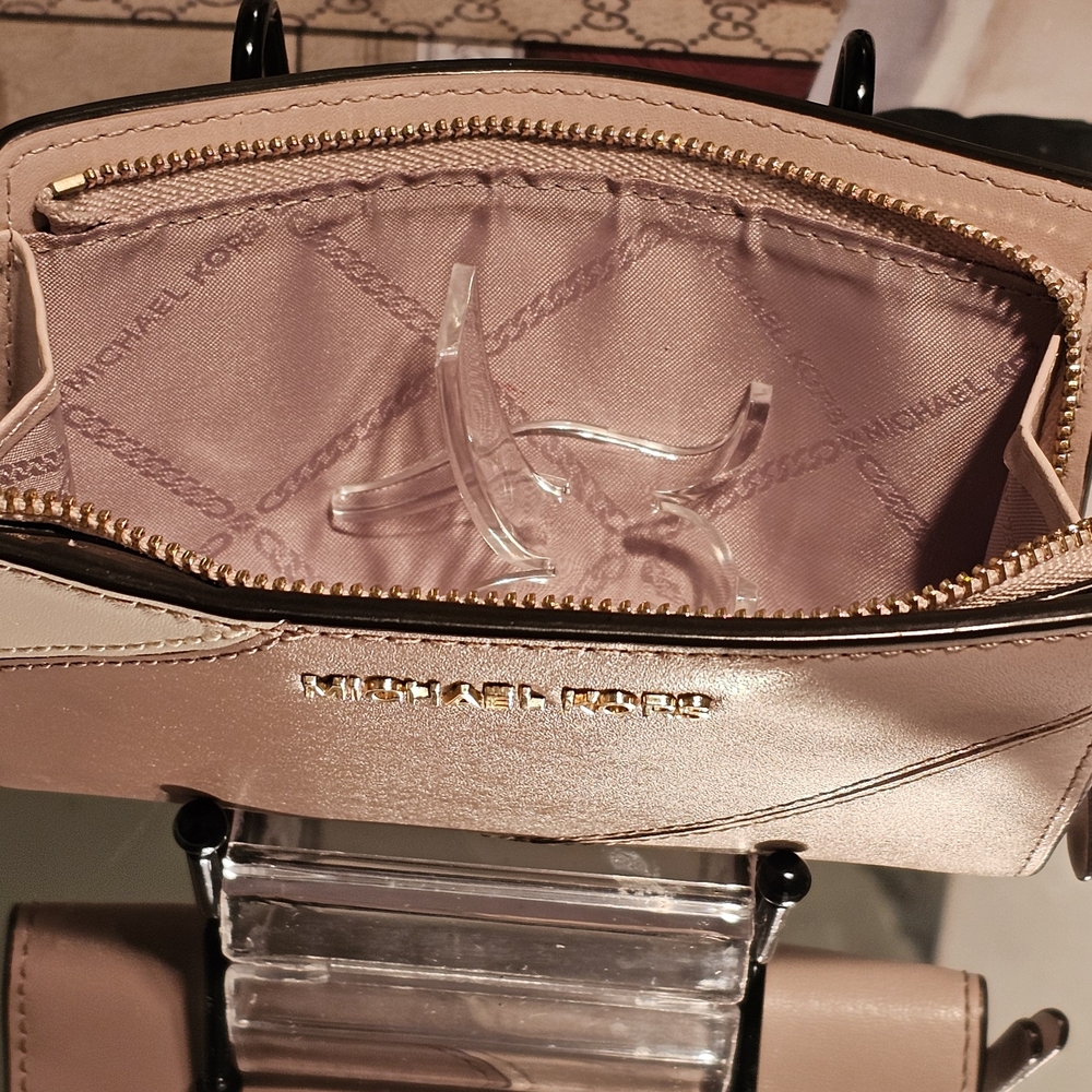 Michael Kors Adele Pink & Cream Leather Passport Holder/wallet - Picture 13 of 13